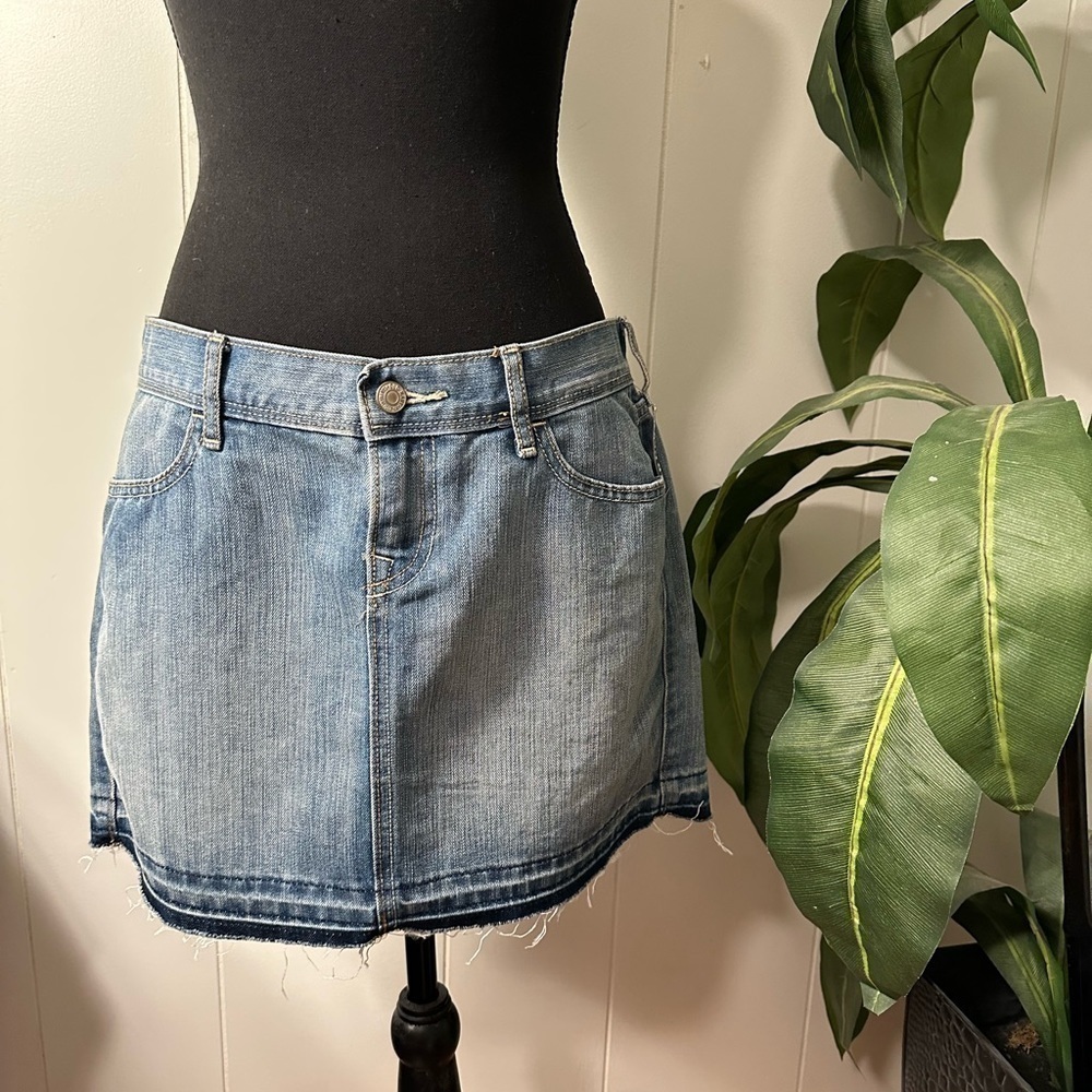 NWT Old Navy Fringe Denim Mini Skirt, Women’s Size 6